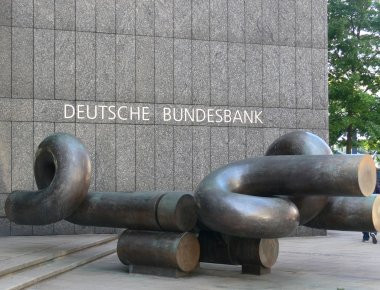 Bundesbank: Υπάρχουν ακόμα εκατομμύρια μάρκα που δεν έχουν μετατραπεί σε ευρώ